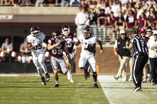 STARKVILLE, MS - October 01, 2022 - Running back Devon Achane #6 of the Texas A&M Aggies during the Football game between the Mississippi St. Bulldogs and the Texas A&M Aggies at Davis Wade Stadium in Starkville, MS. Photo By Craig Bisacre