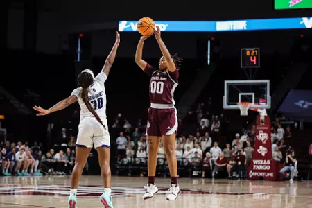 COLLEGE STATION, TX - November 27, 2022 - Guard Sydney Bowles #00 of the Texas A&M Aggies during the Women's Basketball game between the Rice Owls and the Texas A&M Aggies at Reed Arena in College Station, TX. Photo By Craig Bisacre/Texas A&M Athletics/Texas A&M Athletics