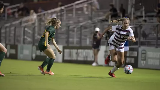 Lauren Geczik on the dribble against Baylor