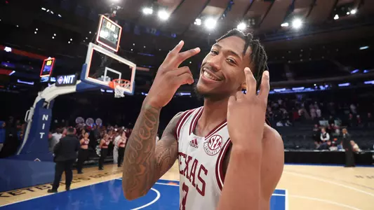 NEW YORK, NY - March 29, 2022 - during the NIT MenÕs Basketball Tournament game between the Washington State Cougars and the Texas A&M Aggies at Madison Square Garden in New York, TX. Photo By Craig Bisacre/New York A&M Athletics