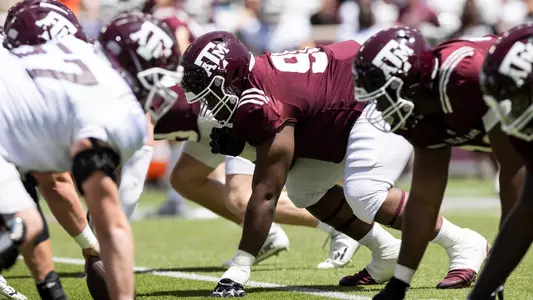 Offensive and defensive lines at the 2022 Spring Game