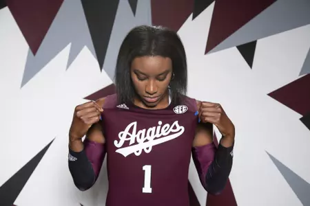 COLLEGE STATION, TX - August 12, 2022 - Outside Hitter/Right Side Hitter Destiny Cox #1 of the Texas A&M Aggies during Texas A&M Aggies Volleyball photo day in College Station, TX. Photo By Brendall O'Banon/Texas A&M Athletics
