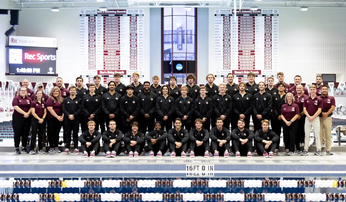 Men's Swimming & Diving Team Photo 2023-24