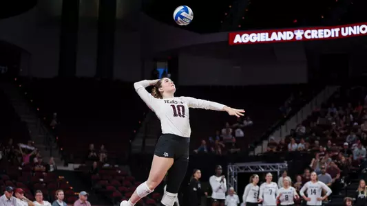 bCOLLEGE STATION, TX - November 05, 2023 - Setter Margot Manning #10 of the Texas A&M Aggies during the game between the Auburn Tigers and the Texas A&M Aggies at Reed Arena in College Station, TX. Photo By Craig Bisacre/Texas A&M Athletics