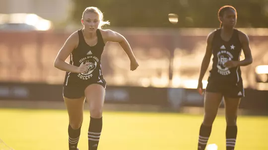 COLLEGE STATION, TX - August 03, 2023 - Midfielder Ella Goodwin #32 of the Texas A&M Aggies during practice in College Station, TX. Photo By Ethan Mito/Texas A&M Athletics