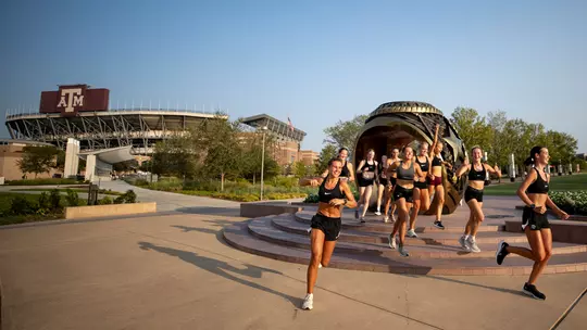 Women's Cross Country Practice campus run