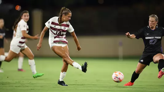 Carrissa Boeckmann slots a pass against TCU