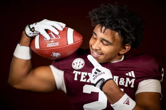 COLLEGE STATION, TX - June 28, 2023 - Linebacker Taurean York #21 of the Texas A&M Aggies during Texas A&M Aggies Football photo day in College Station, TX. Photo By Aiden Shertzer/Texas A&M Athletics