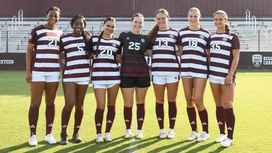 The Seniors pose at the annual team photo shoot
