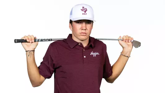 Wheaton Ennis Bo Jacksoning a Golf Club