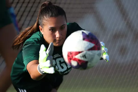 Maysen Veronda pounces on a ball at practice