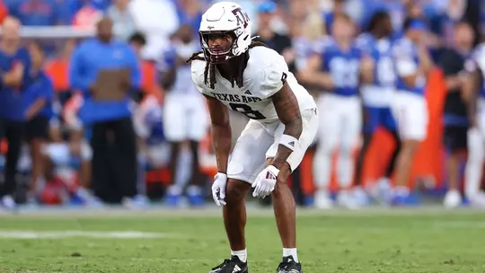 Jaydon Hill waits to guard a receiver