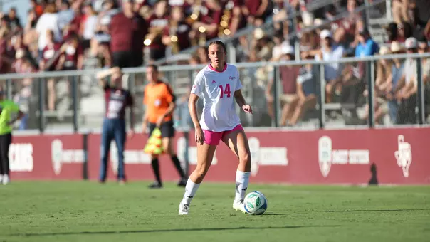 Hattie Patterson ranges the backline against Kentucky