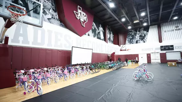 COLLEGE STATION, TX - December 14, 2024 - \wbb during Texas A&M Aggies Women’s Basketball Bike Build in College Station, TX. Photo By Ethan Mito/Texas A&M Athletics