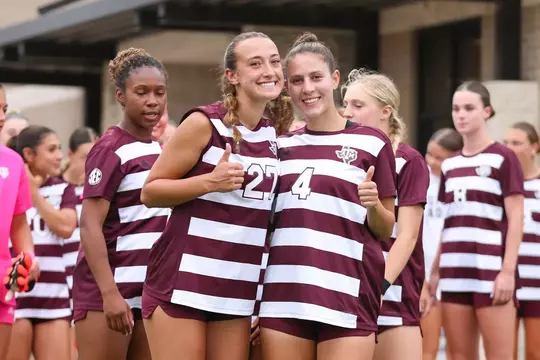 Hayden Wilson and Isabella Yakel flash Gig 'ems