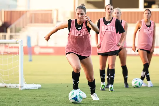 Kaylee Noble balls out at practice