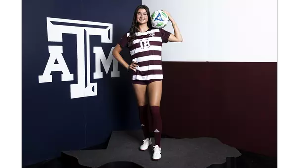 Lucy Landherr media day portrait shoot