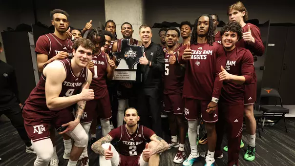 Men's Basketball Takes Down Texas in Austin, 74-70