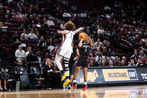 Ny'Ceara Pryor hitting a buzzer beater three