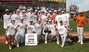 Baseball team with Big 12 trophy