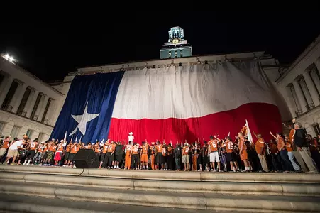 The Texas flag unfurls.