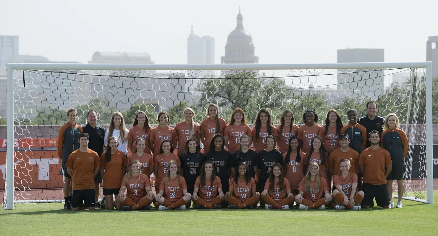 2013_wsoc_team_coaches_photo