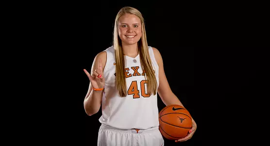 Kelsey Lang Hook 'em