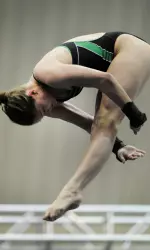 women's swimming and diving