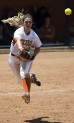 2013 softball pitcher