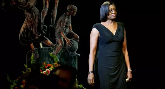 Annette Smith-Knight