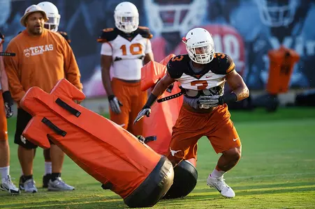 LB Jordan Hicks (3)