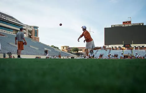 Defensive coordinator/linebackers coach Manny Diaz