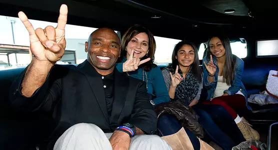 140105 Strong family in car