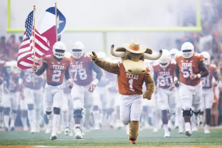 Hook'Em Team Entrance