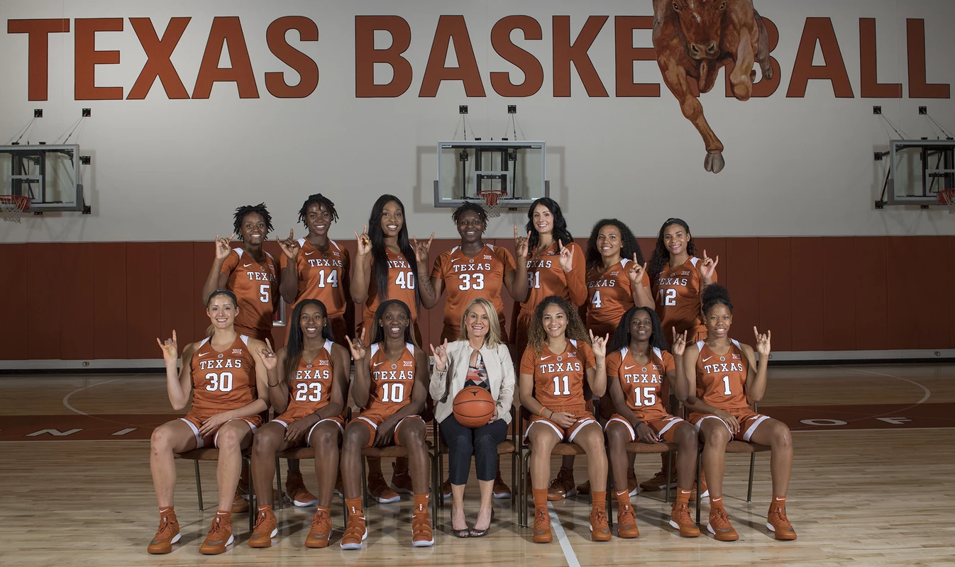 2017-18 Women's Basketball Team Photo