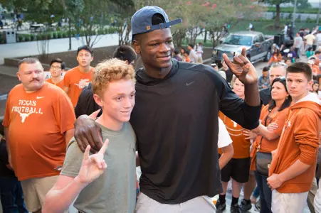 Mo Bamba posing with fans at Tip-Off