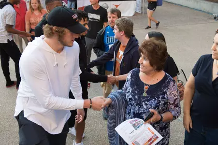 Dylan Osetkowski and players Texas Tip-Off 2017