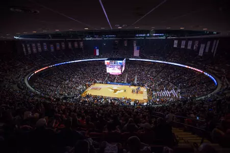 mbb Erwin Center home crowd vs Kansas 12-29-17