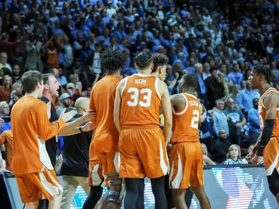 mbb team celebration post-UNC Nov 22 2018