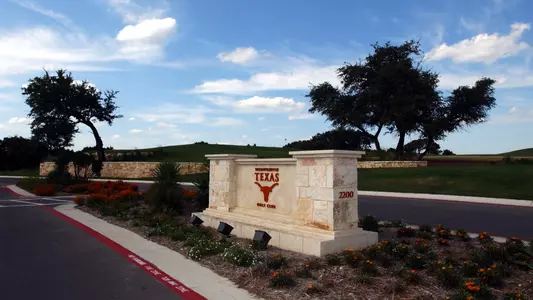 UT Golf Club Sign