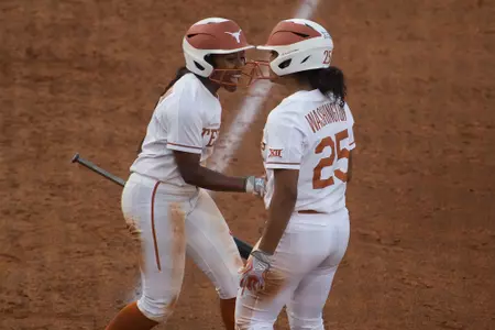 Janae Jefferson and Kaitlyn Washington