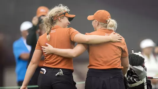 Hailee Cooper and Sara Kouskova