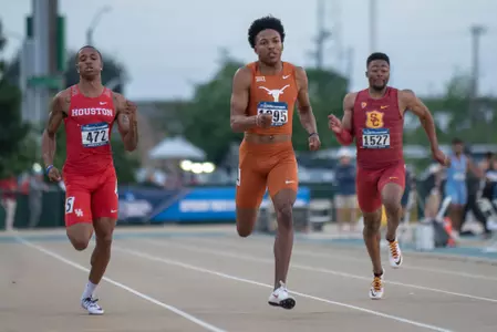 Micaiah Harris breaks 32-year Longhorn 200m record
