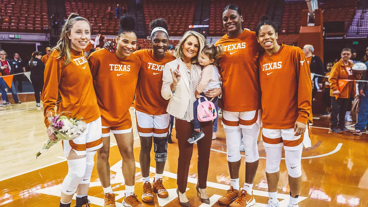 Women's Basketball 20 Senior Day
