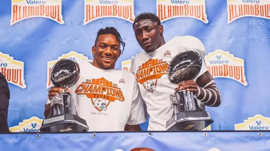 Bijan Robinson an DeMarvion Overshown (Dec. 29, 2020 - Alamo Bowl)