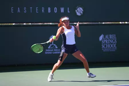 Vivian Ovrootsky signee image 1