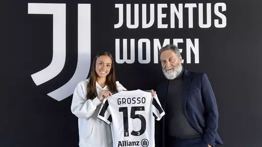 Julia Grosso Pro Signing