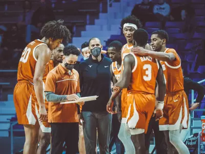 Texas Longhorns huddle