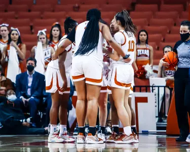 WBB Team Huddle