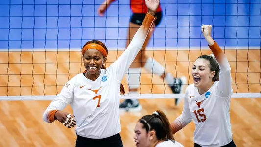 Asjia O'Neal and Molly Phillips vs. Ohio State